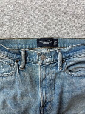 Abercrombie & Fitch  Light Wash 90s Straight Jeans